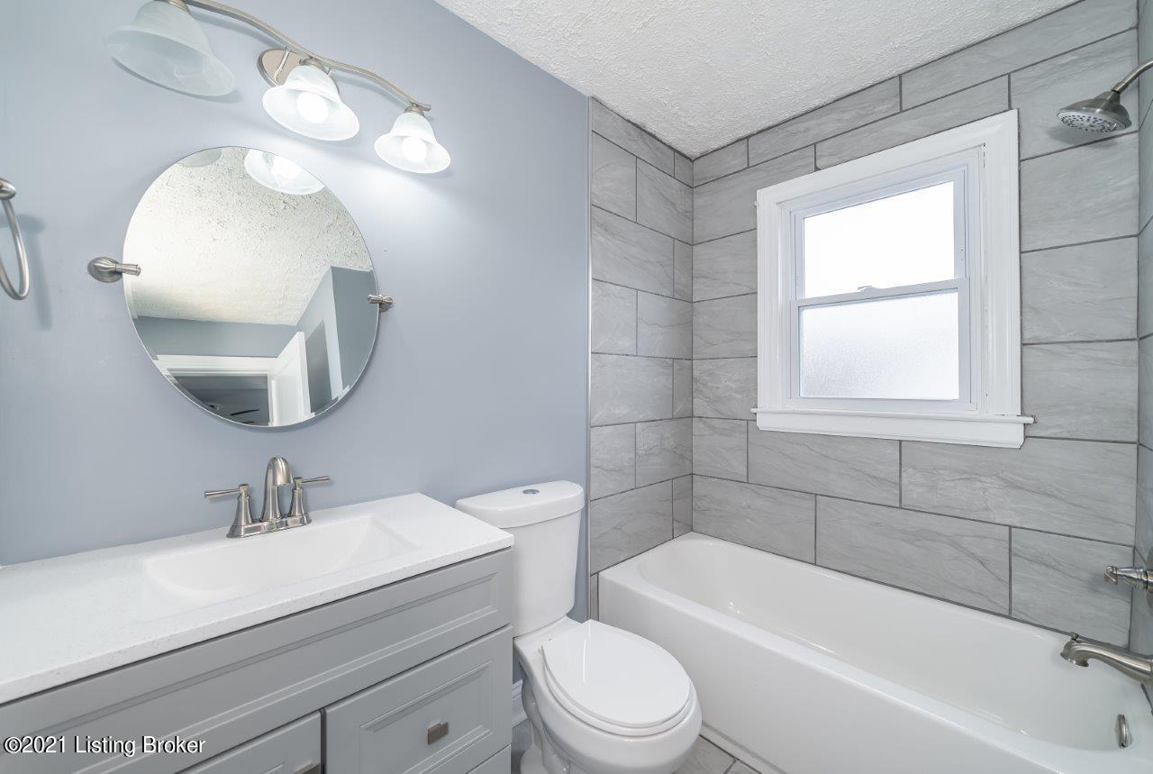 4846 Maryman Road Louisville, KY 40258 - Photo 6 of 21 06 View of Master Bath