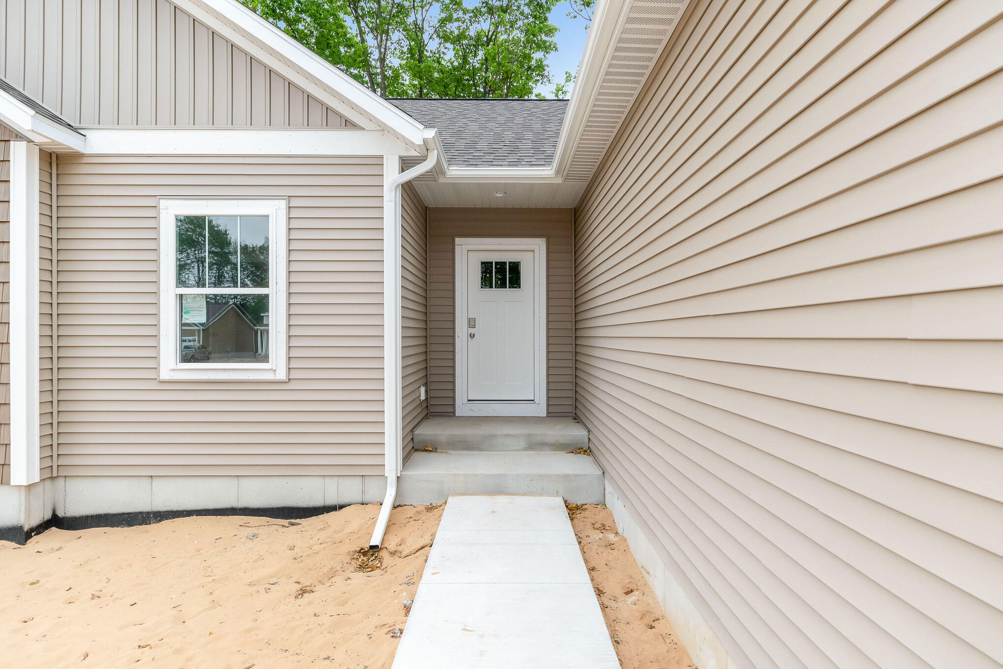 6060 Turtle Ridge Fruitport, MI 49415 - Photo 2 of 44 IMG_9202