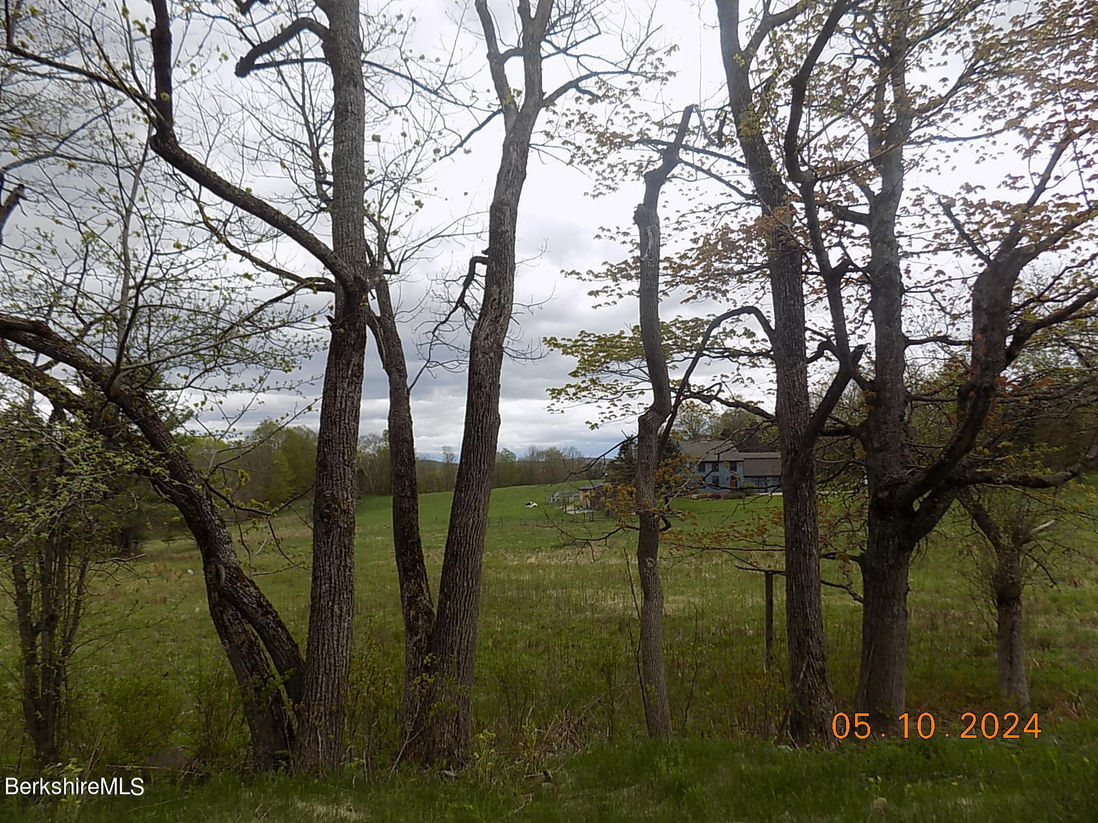 East Washington Road Hinsdale, MA 01235 - Photo 4 of 6 4