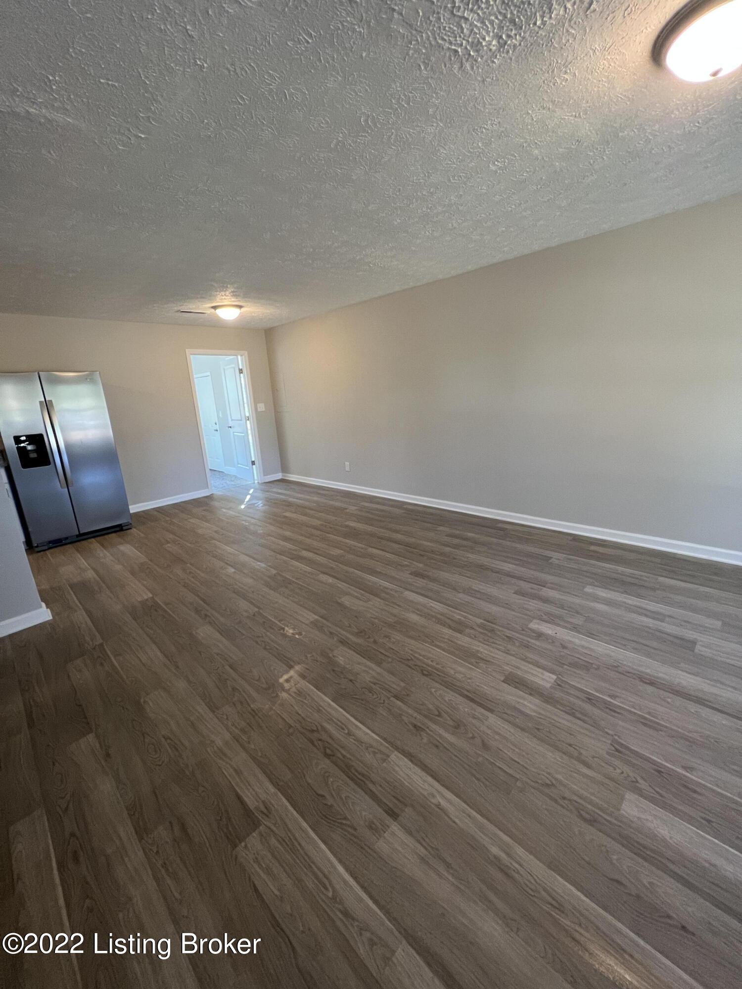 1560 Shircliffe Road Vine Grove, KY 40175 - Photo 2 of 29 D470276E-77AA-4B95-9D72-502EA9308DD9