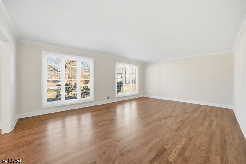 50 Pinewood Crescent Berkeley Heights, NJ 07922 - Photo 9 of 41