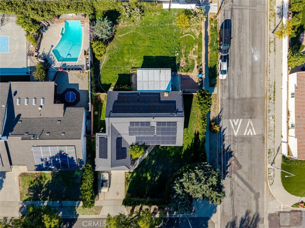 18301 Minnehaha Street Porter Ranch, CA 91326 - Photo 5 of 32 a front view of a house with street