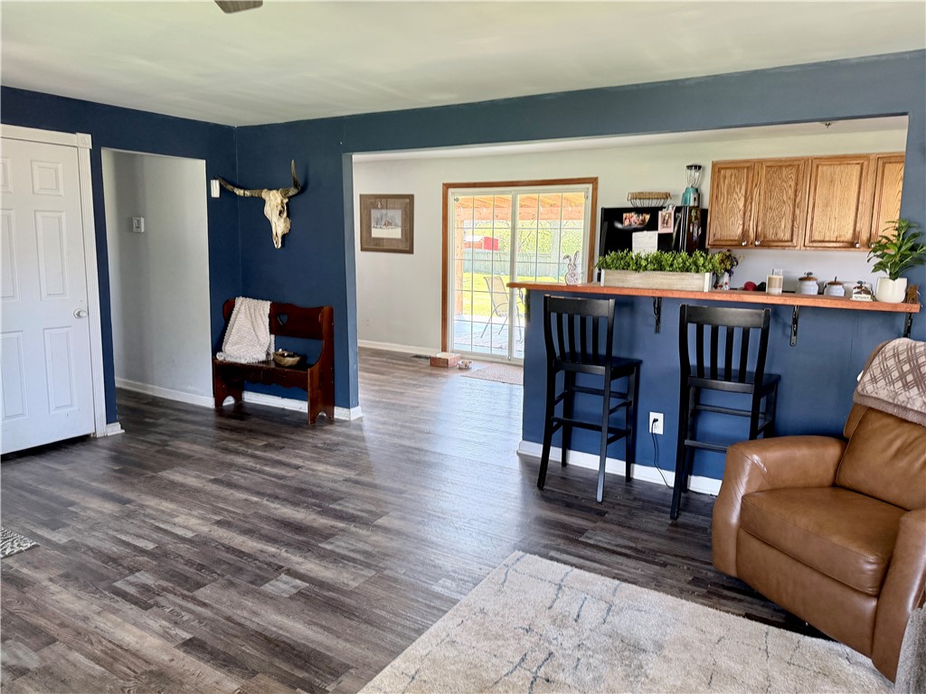 6800 Farmington Road Miamisburg, OH 45342 - Photo 7 of 32 This inviting space features a seamless flow between living areas, ideal for both relaxation and entertaining.