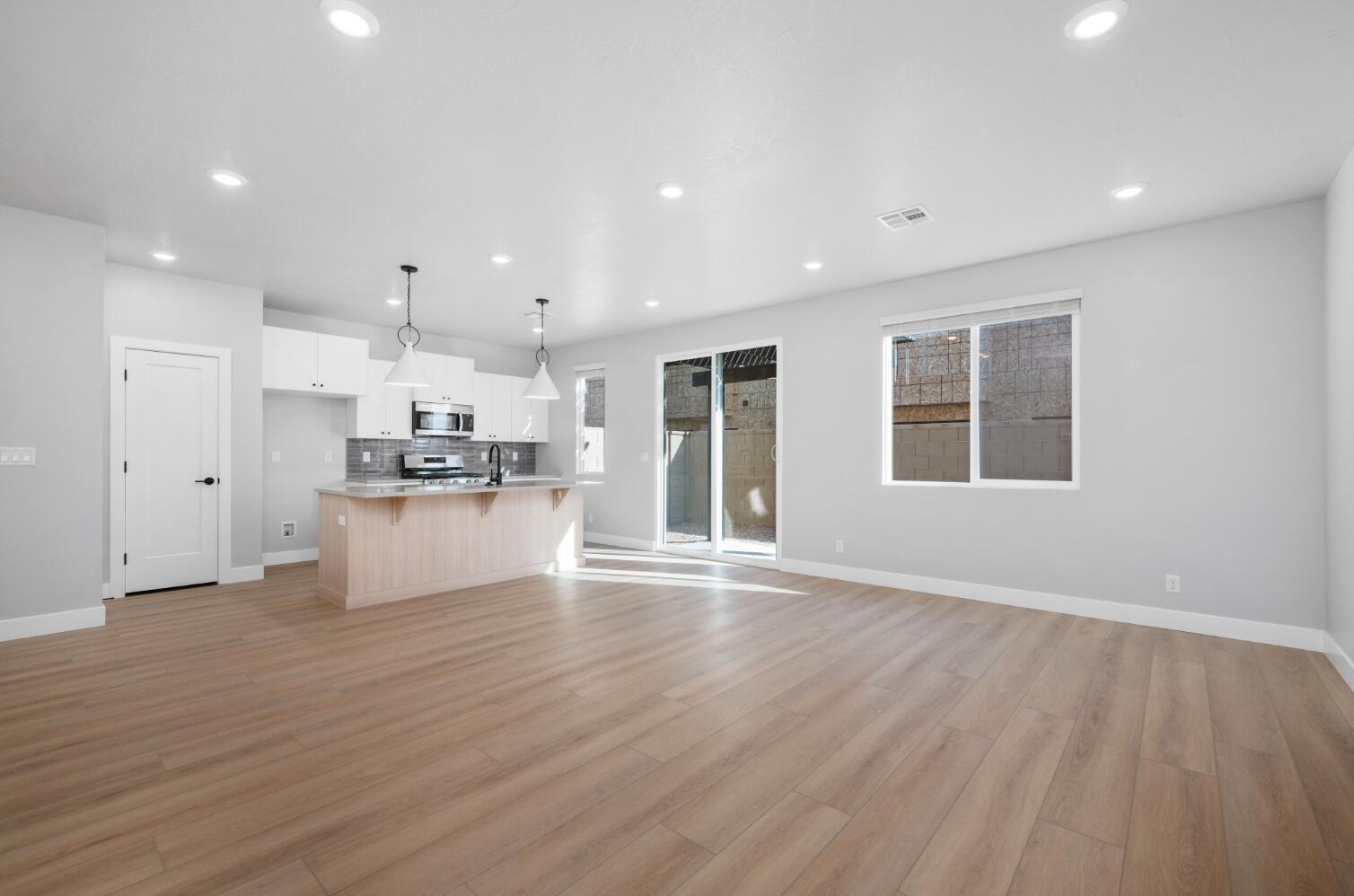 4009 Razor Drive, Unit 115 Washington, UT 84780 - Photo 2 of 18 *Photo of similar *