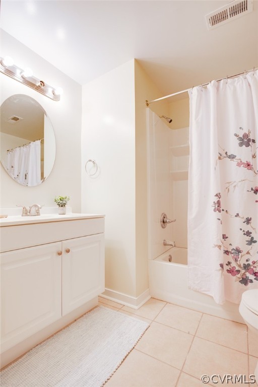 9302 Radborne Road Chesterfield, VA 23236 - Photo 26 of 48 a bathroom with a bathtub sink and mirror