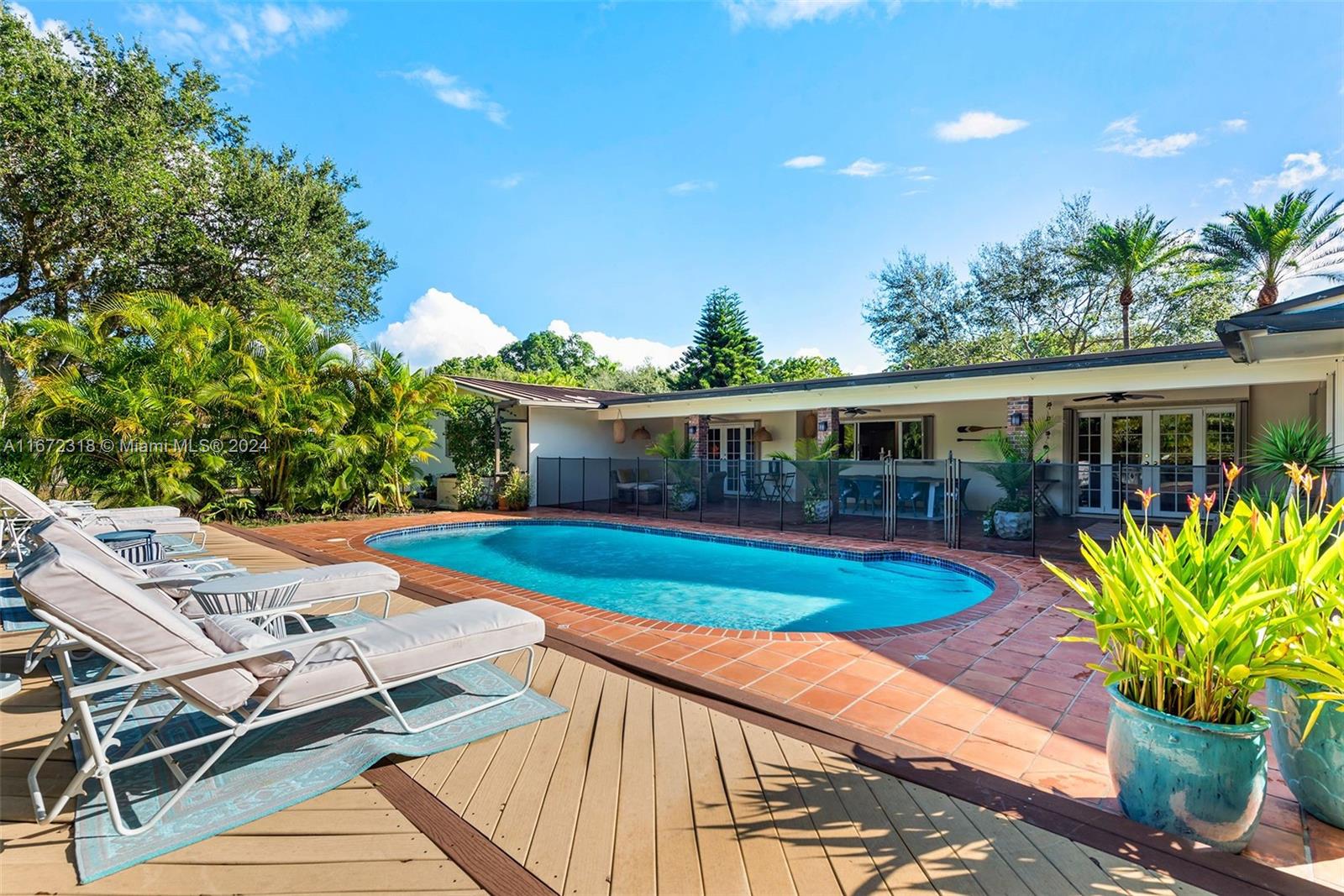 11420 Southwest 80th Road Pinecrest, FL 33156 - Photo 16 of 55 Gallery Image 16