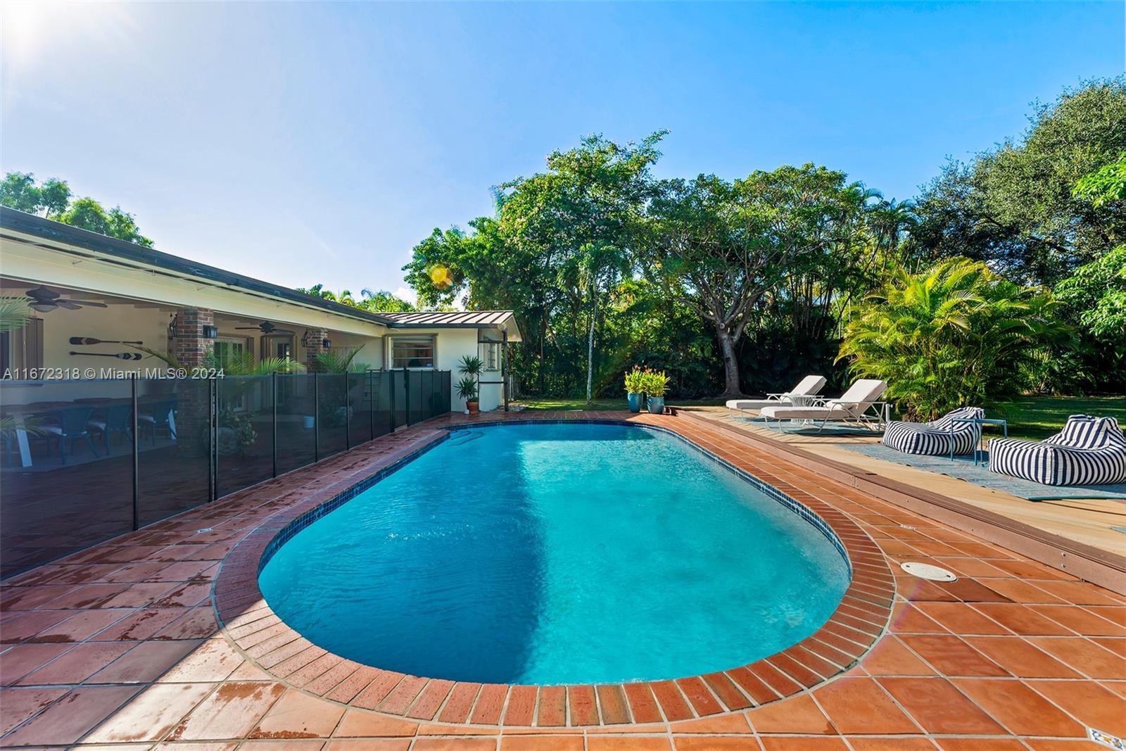 11420 Southwest 80th Road Pinecrest, FL 33156 - Photo 17 of 55 Gallery Image 17