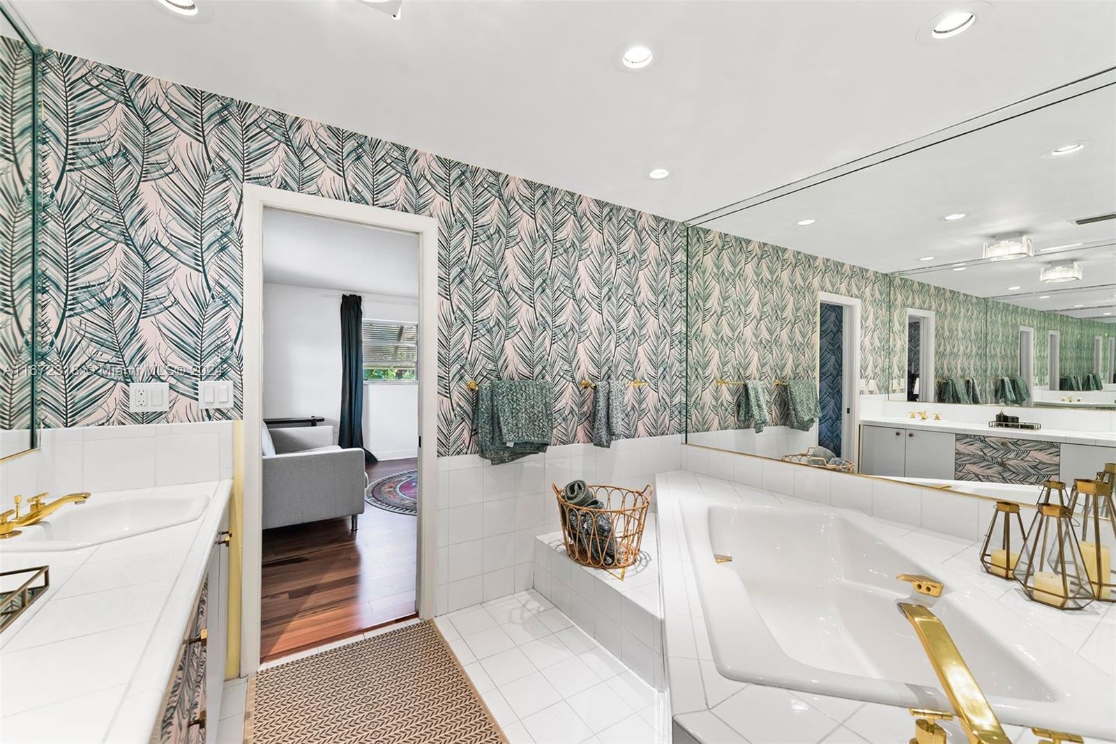11420 Southwest 80th Road Pinecrest, FL 33156 - Photo 35 of 55 Gallery Image 35