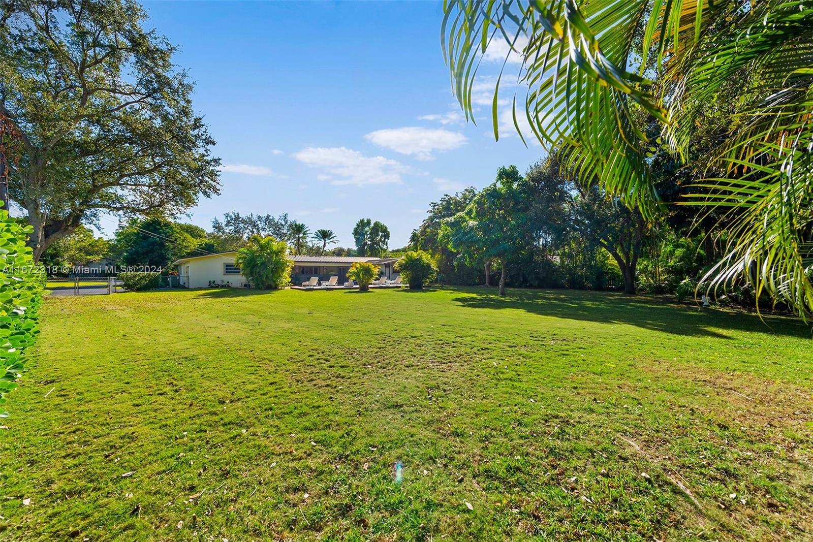 11420 Southwest 80th Road Pinecrest, FL 33156 - Photo 54 of 55 Gallery Image 54