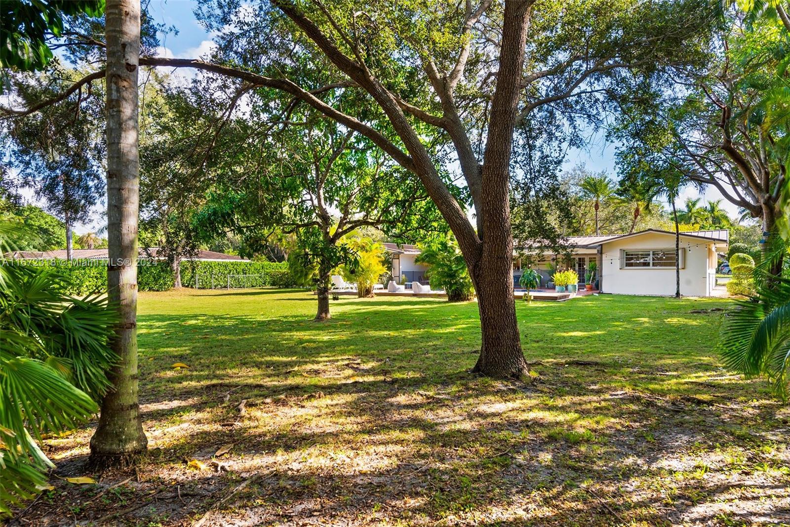 11420 Southwest 80th Road Pinecrest, FL 33156 - Photo 55 of 55 Gallery Image 55