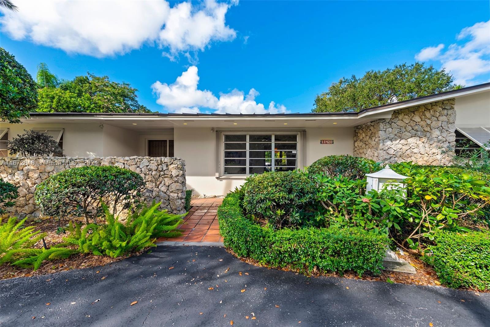 11420 Southwest 80th Road Pinecrest, FL 33156 - Photo 6 of 55 Gallery Image 6
