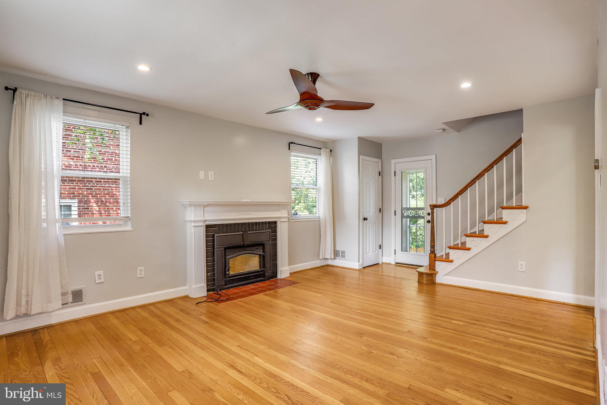 2603 Spencer Road Chevy Chase, MD 20815 - Photo 3 of 49 Living Area