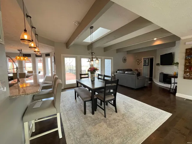 $600,000 | 1056 Vista Drive, Vincennes, IN 47591