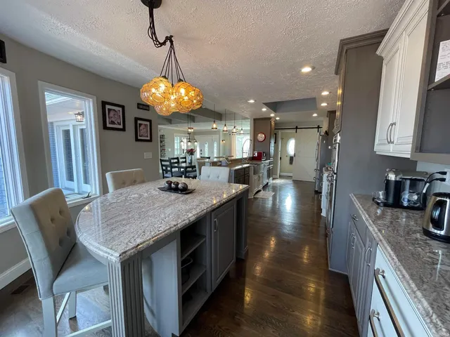 $600,000 | 1056 Vista Drive, Vincennes, IN 47591