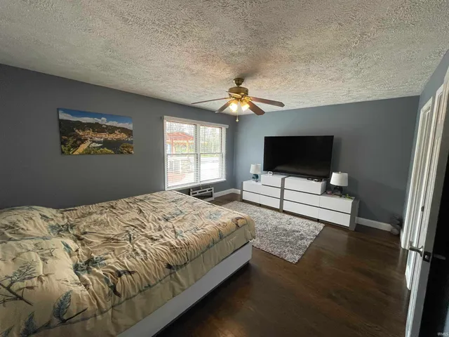 $600,000 | 1056 Vista Drive, Vincennes, IN 47591