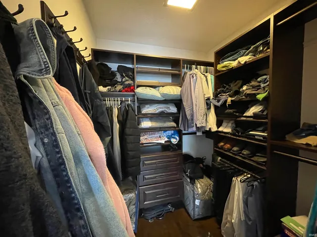 $600,000 | 1056 Vista Drive, Vincennes, IN 47591