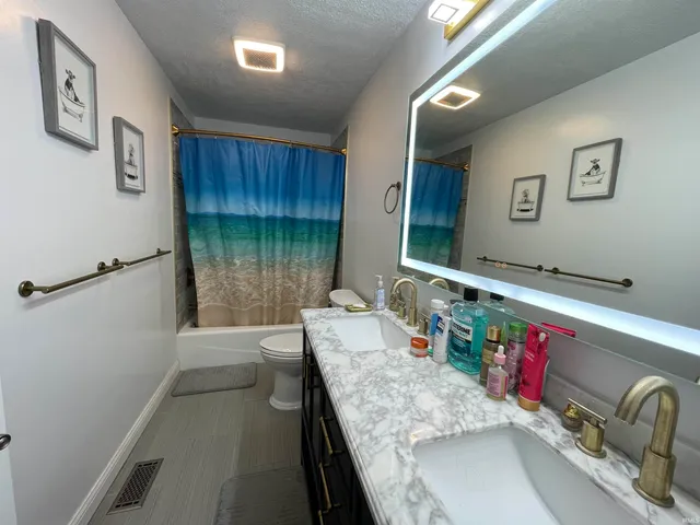 $600,000 | 1056 Vista Drive, Vincennes, IN 47591