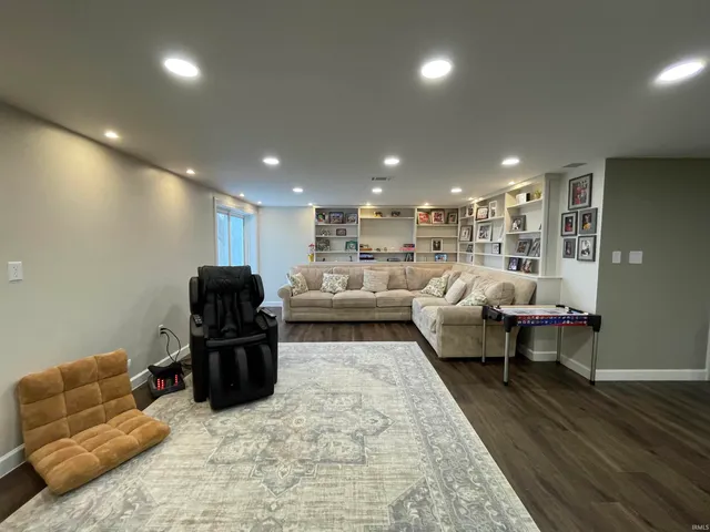 $600,000 | 1056 Vista Drive, Vincennes, IN 47591