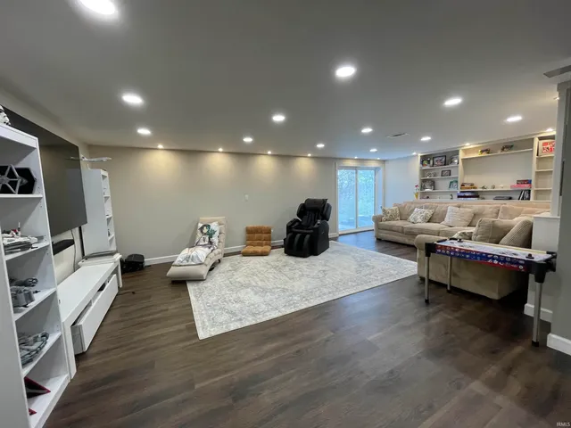 $600,000 | 1056 Vista Drive, Vincennes, IN 47591