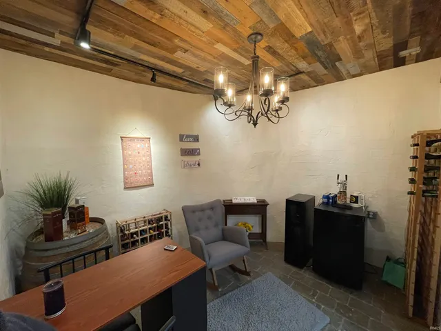 $600,000 | 1056 Vista Drive, Vincennes, IN 47591