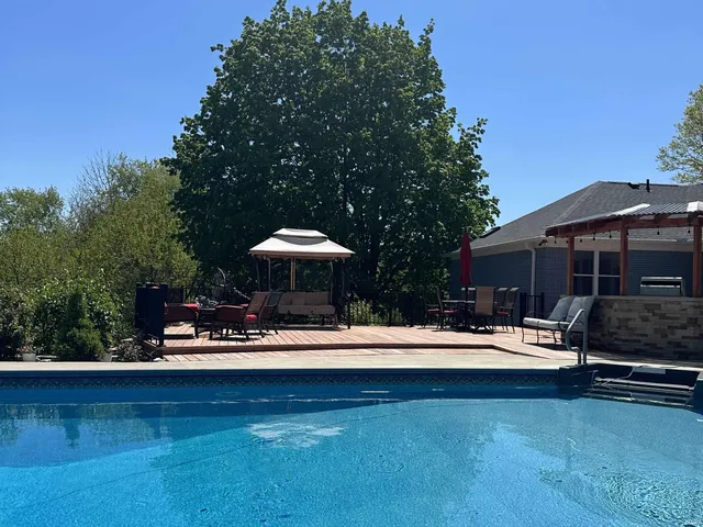 $600,000 | 1056 Vista Drive, Vincennes, IN 47591