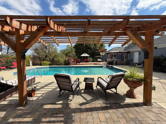 $600,000 | 1056 Vista Drive, Vincennes, IN 47591