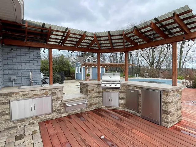 $600,000 | 1056 Vista Drive, Vincennes, IN 47591