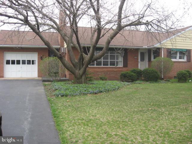 201 North New Street Lititz, PA 17543 - Photo 1 of 15