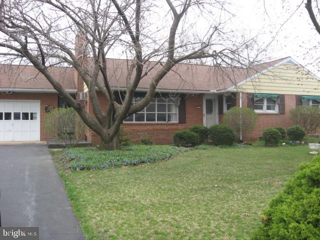 201 North New Street Lititz, PA 17543 - Photo 2 of 15