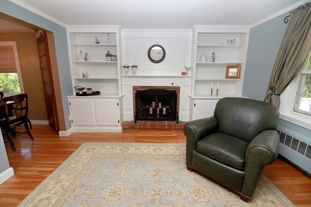 412 Hillcrest Road Needham, MA 02492 - Photo 6 of 37