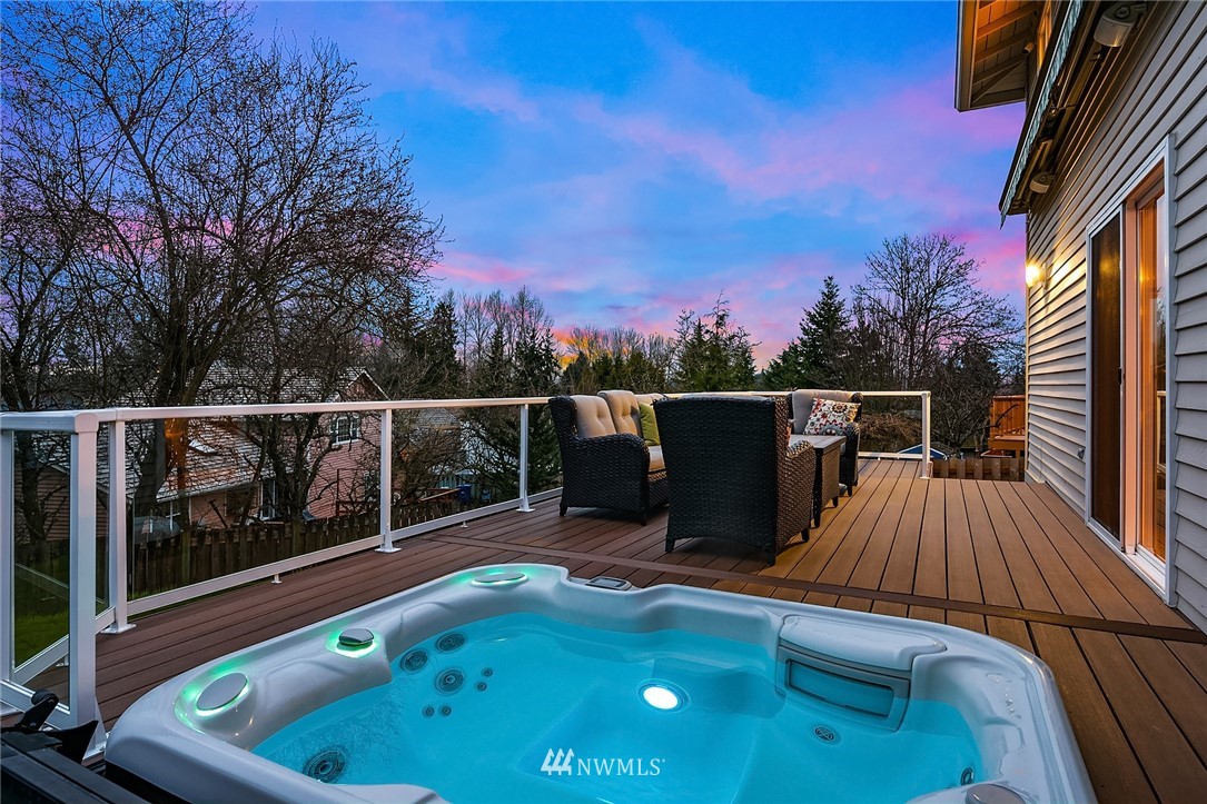 1133 South 23rd Street Renton, WA 98055 - Photo 29 of 38 a view of a chairs and tables in the balcony