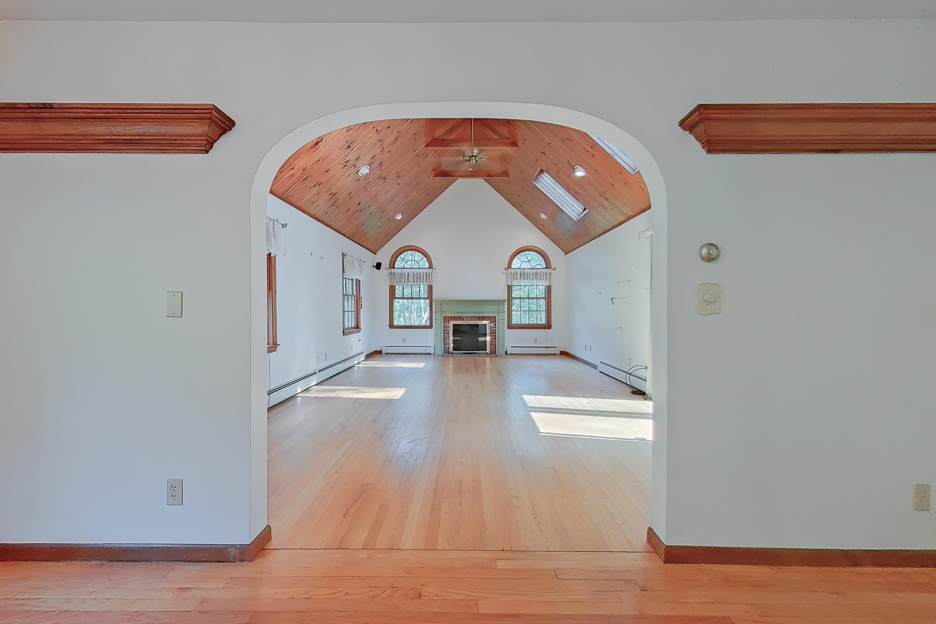 31 Pine Hill Road South Cape Neddick, ME 03902 - Photo 20 of 45 Living Room Distance