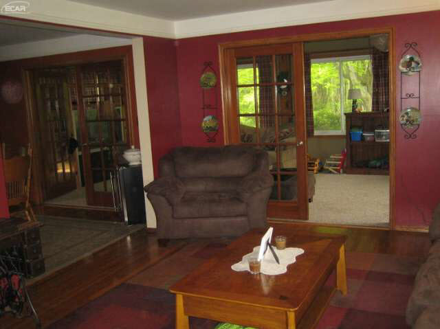 9141 Denton Hill Road Fenton, MI 48430 - Photo 9 of 12 21150682-8.JPG