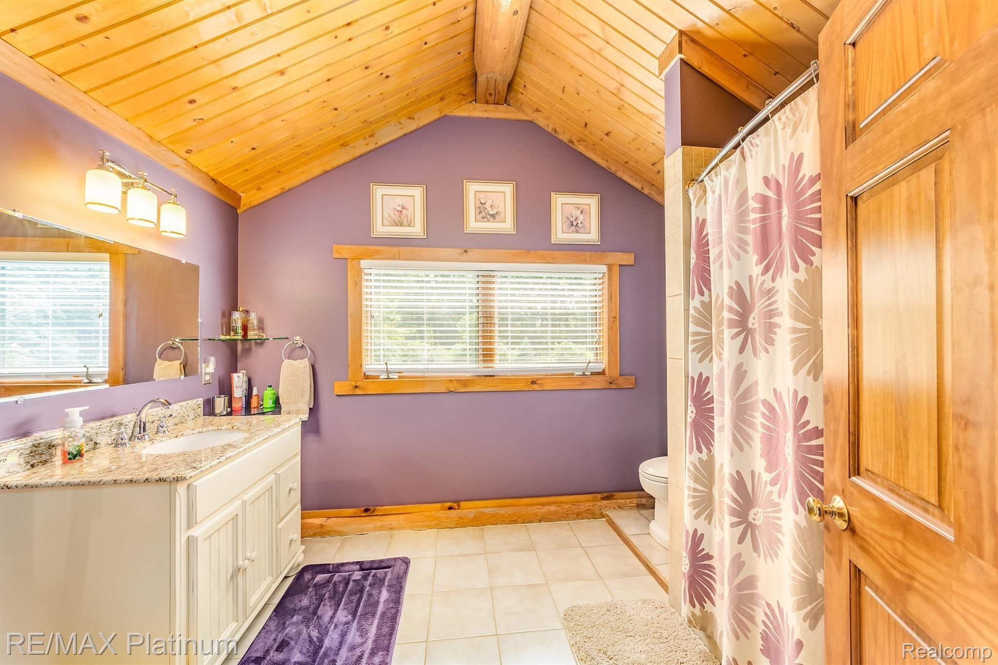 8335 Cedar Lake Road Pinckney, MI 48169 - Photo 23 of 55 2nd Floor Bath