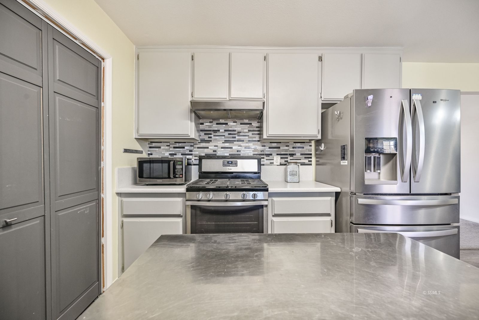 608 Glen Court Ridgecrest, CA 93555 - Photo 8 of 31 Gallery Image 8