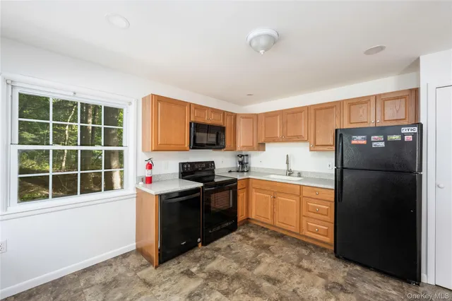 $2,300 | 71 Arthursburg Road, LaGrangeville, NY 12540