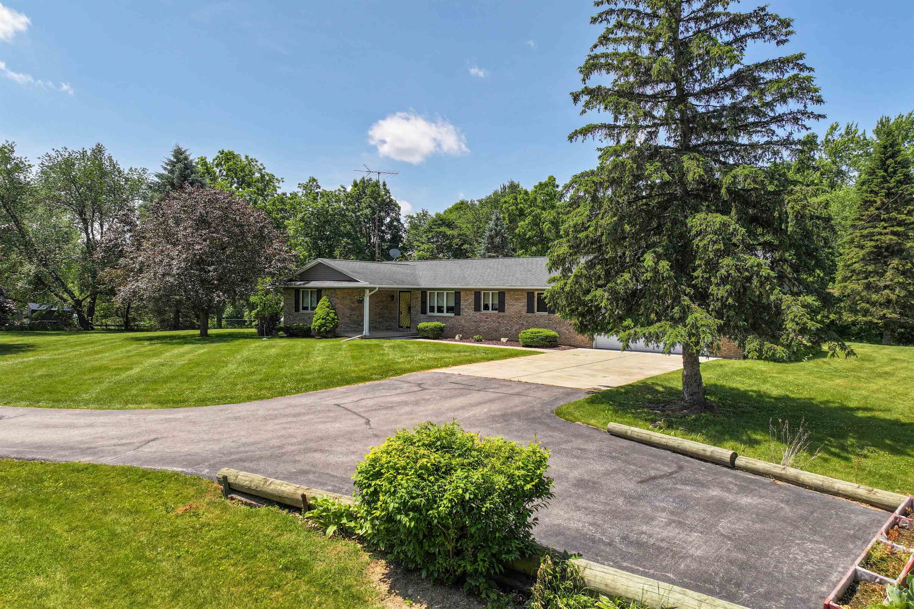 5802 Pratt Road Lapeer, MI 48446 - Photo 4 of 33