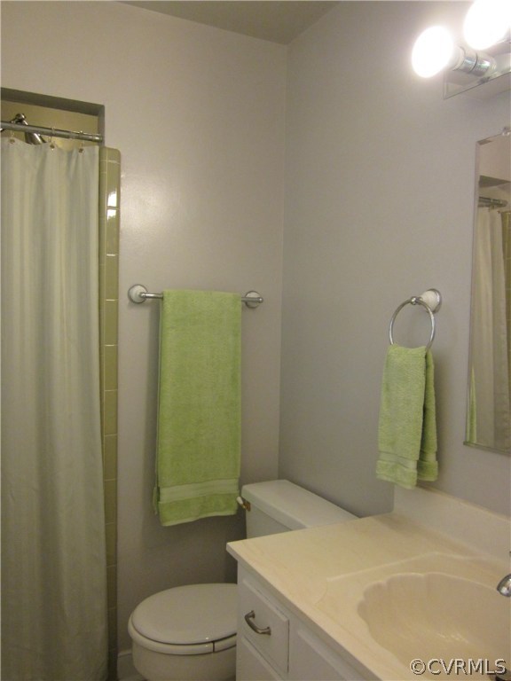 924 Ryder Road Richmond, VA 23235 - Photo 15 of 27 Master Bath with shower & single sink vanity.
