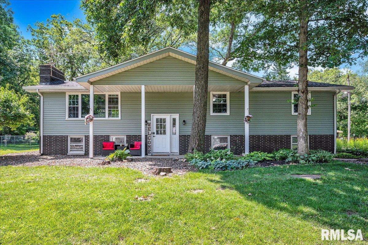 1536 Hickory Point Road Metamora, IL 61548 - Photo 1 of 46