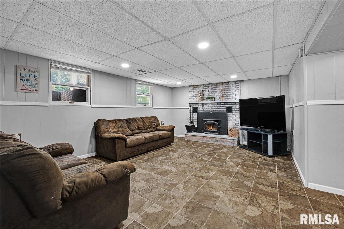 1536 Hickory Point Road Metamora, IL 61548 - Photo 15 of 46
