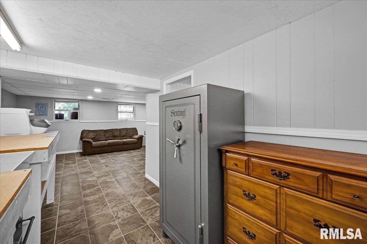 1536 Hickory Point Road Metamora, IL 61548 - Photo 18 of 46