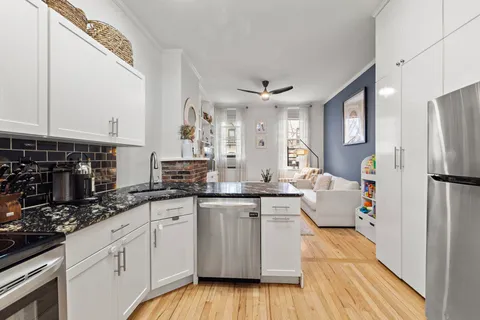 $6,000 | 926 Willow Avenue, Unit 1, Hoboken, NJ 07030