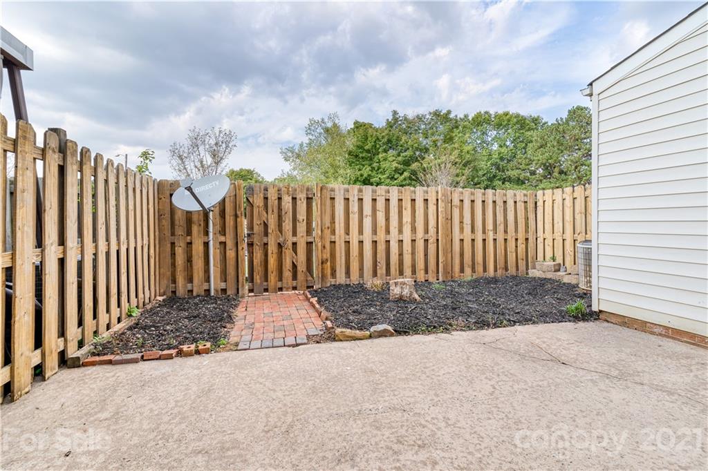 8354 Knights Bridge Road Charlotte, NC 28210 - Photo 24 of 28 Gallery Image 24