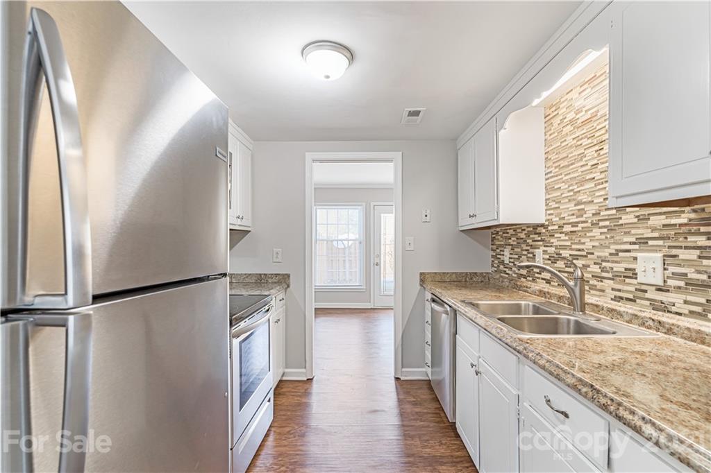 8354 Knights Bridge Road Charlotte, NC 28210 - Photo 9 of 28 Gallery Image 9