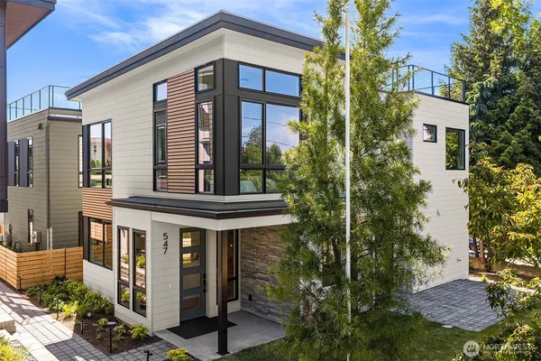$1,995,950 | 547 16th Avenue West, Kirkland, WA 98033