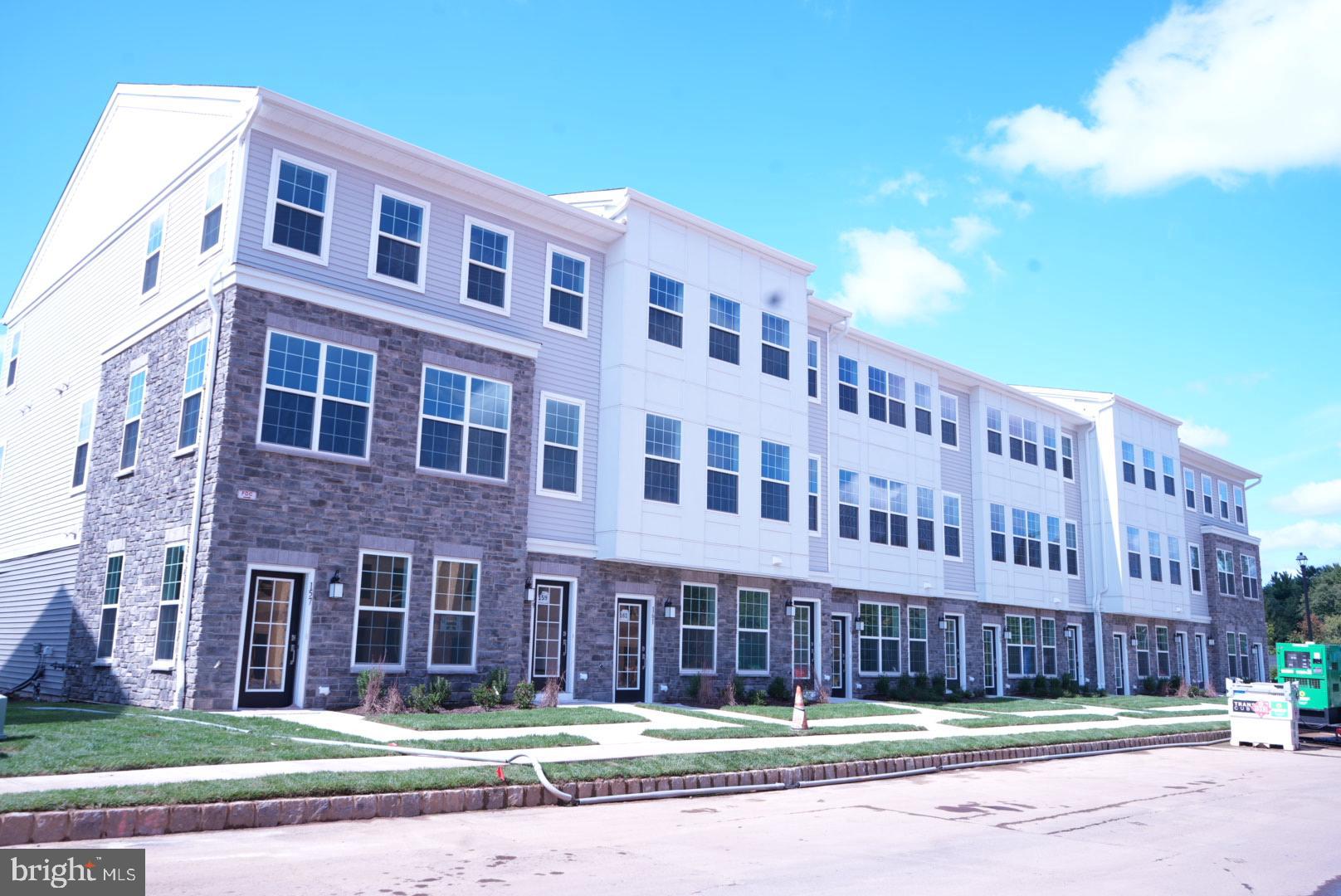 157 Stoutsburg Boulevard Pennington, NJ 08534 - Photo 1 of 17