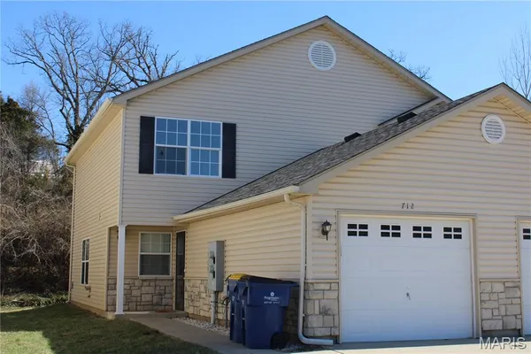 $1,500 | 712 Woodside Creek Drive, Festus, MO 63028