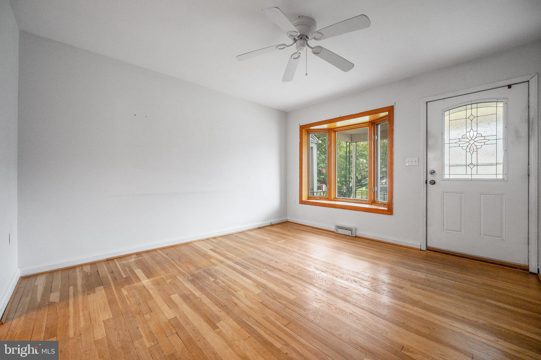 2004 Ormand Road Baltimore, MD 21222 - Photo 5 of 36 Gallery Image 5