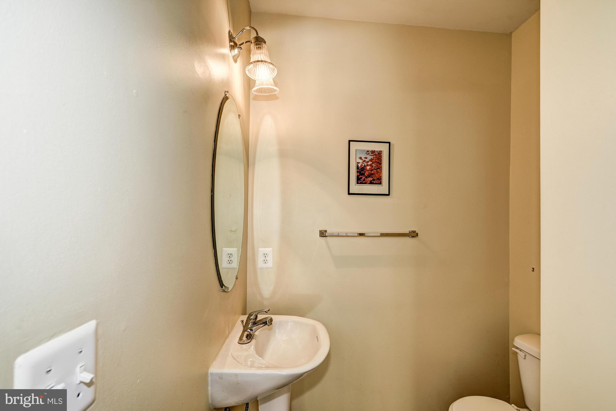 9832 Farm Pond Road Laurel, MD 20708 - Photo 11 of 30 Powder Room