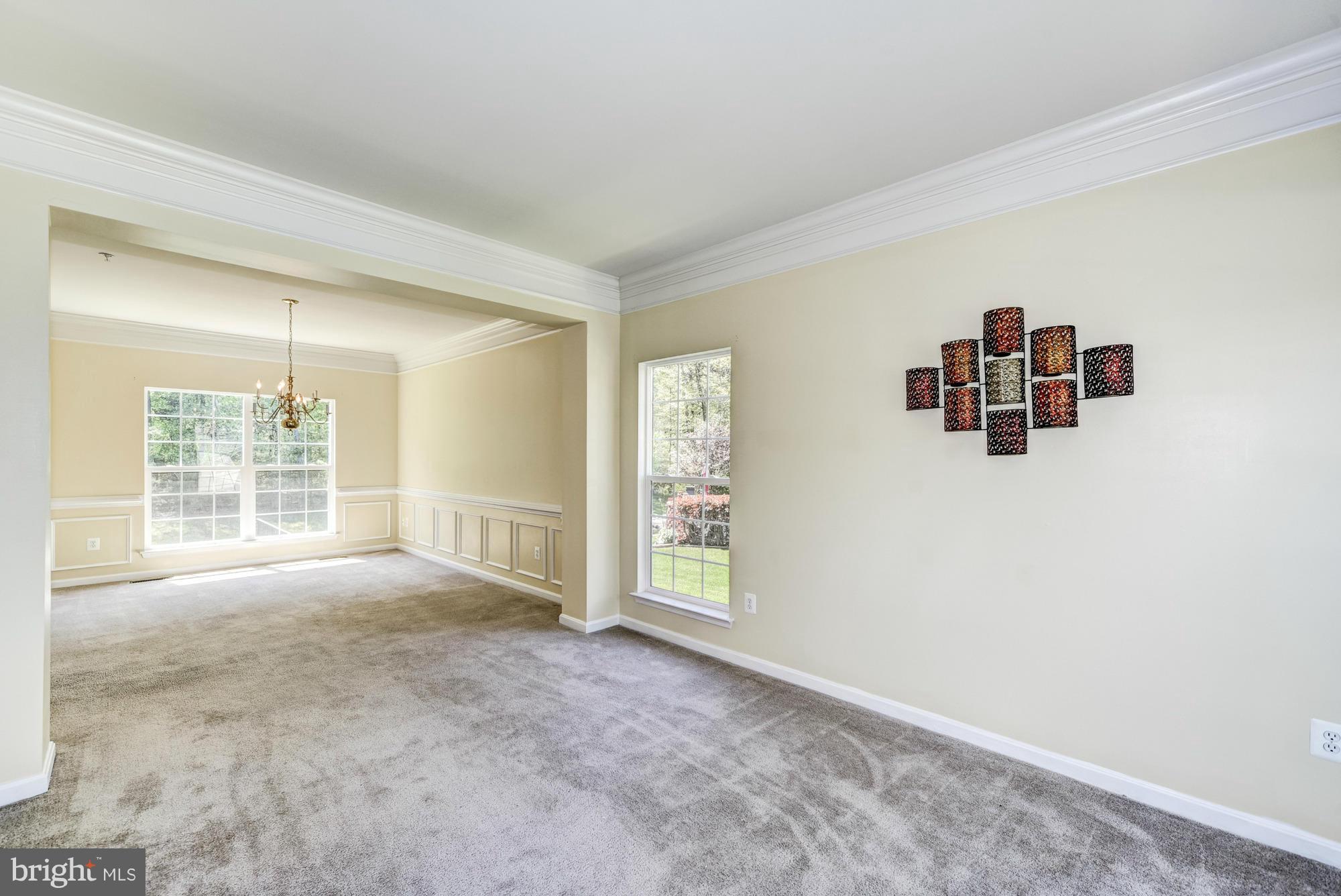 9832 Farm Pond Road Laurel, MD 20708 - Photo 3 of 30 Living Room